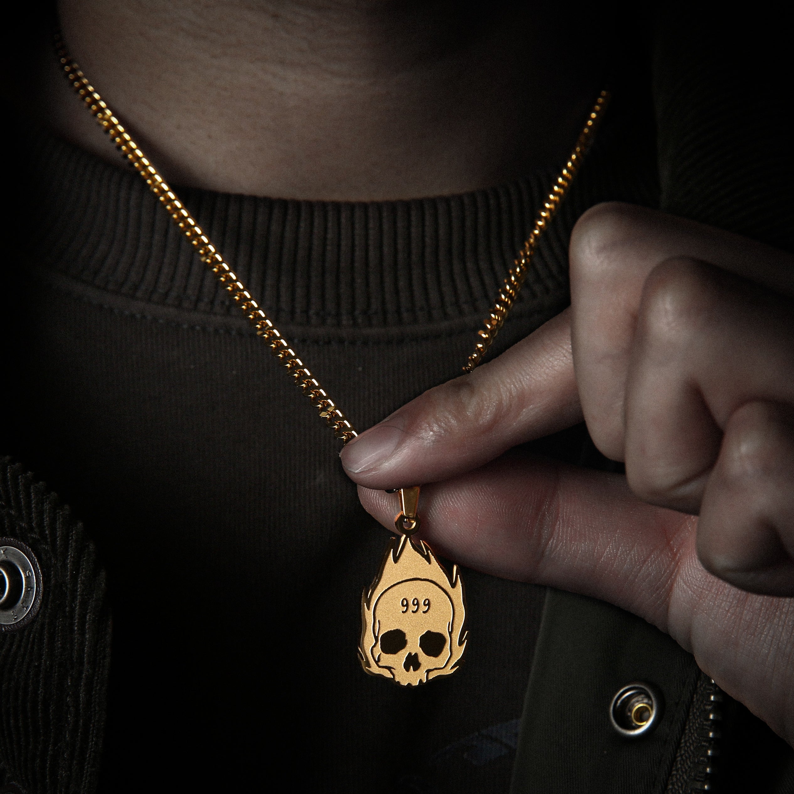 999 skull clearance pendant